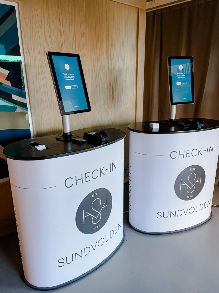 Back at Sundvolden hotel where it all started It all began in 2018 when the seeds of innovation were sown, and a vision was crafted. Sundvolden Hotel was our first customer to implement our self-service kiosk and now, five years later, we are back where with a new and upgraded check-in solution.