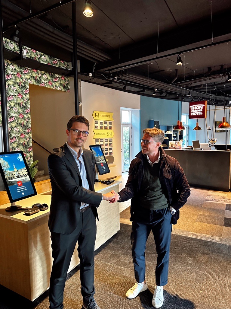 First kiosk installation for Thon Hotels is complete The first Thon Hotels kiosk installation is rolled out! Guests at Thon Taastrup can now skip the lines and get 24/7 availability.