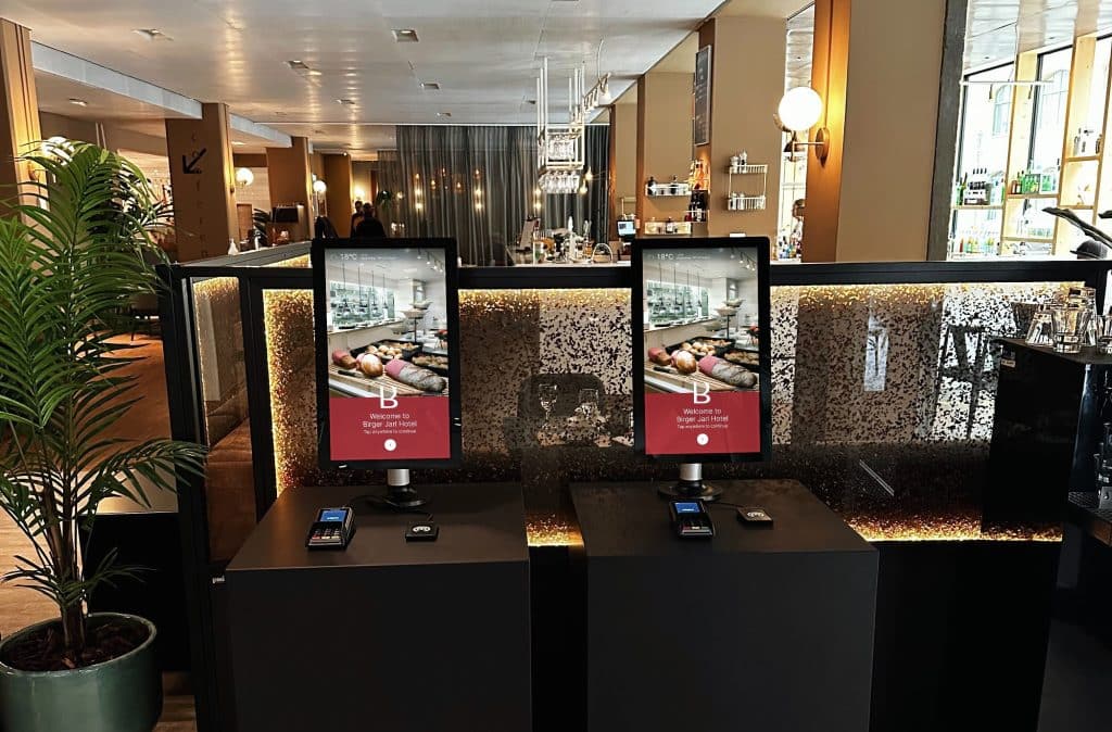 Improving guest experience with VisBook PMS and Arribatec self-service In 2022, Arribatec Hospitality, a market leader in the self-service segment, signed a partner agreement with VisBook, enabling better-integrated hotel solutions.